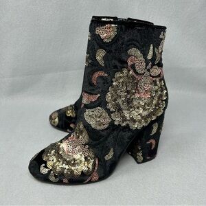 ALDO-Black Velvet Booties/Embroidered/Sequins-Leather Insole-Side Zip-SZ 7
